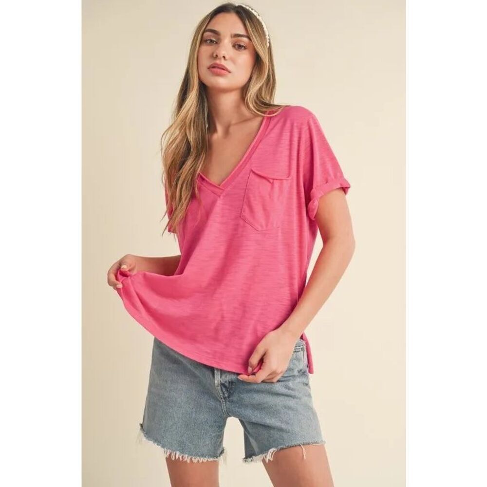 ✨Anthropologie T.La Classic Hot Pink V-Neck Sz Large Tee✨